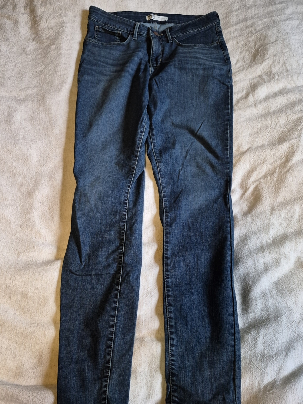 Levi Strauss Signature Gold Women's Size Totally Shaping Slim Straight Jean Pant